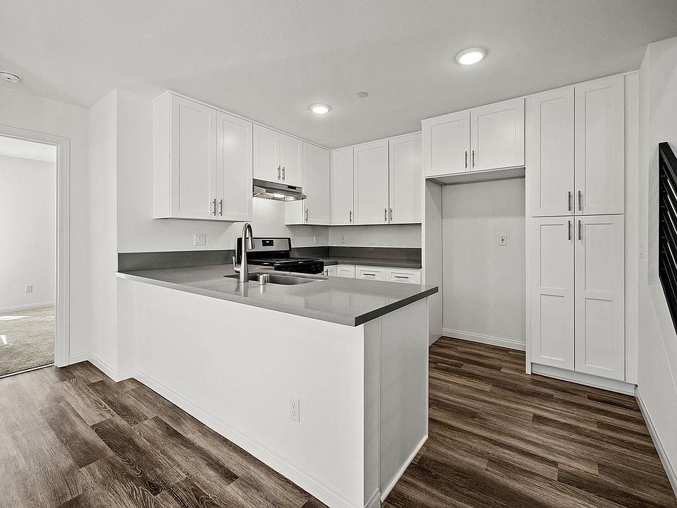 1st image of 127 E Highland Ave