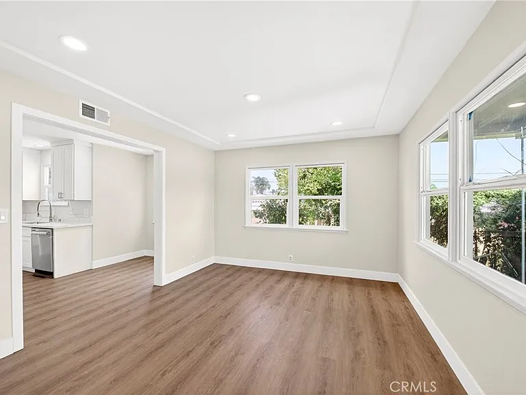 639 N Nora Ave — Photo 8