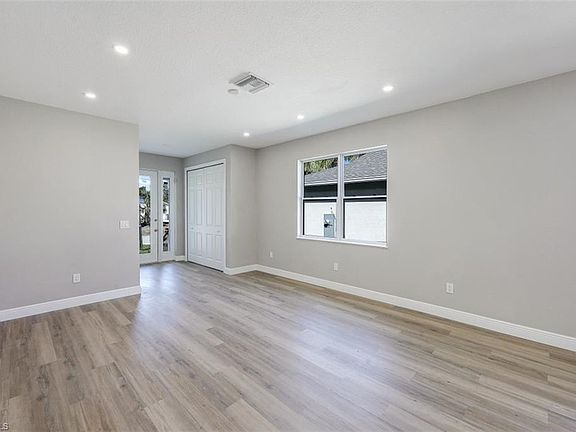 5th image of 10004 Connecticut ST