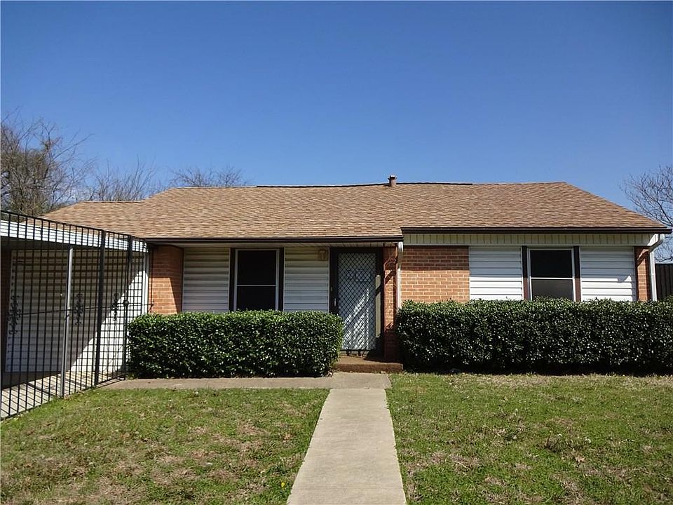 1st image of 2710 S Llewellyn Ave