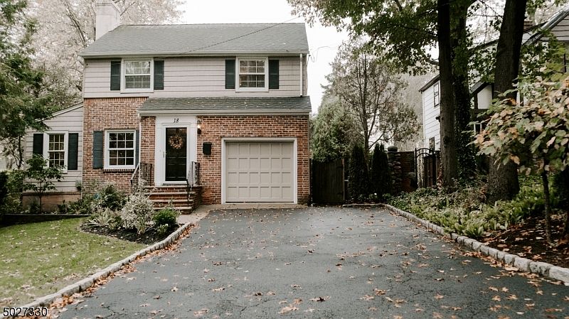 2nd image of 18 Willow St
