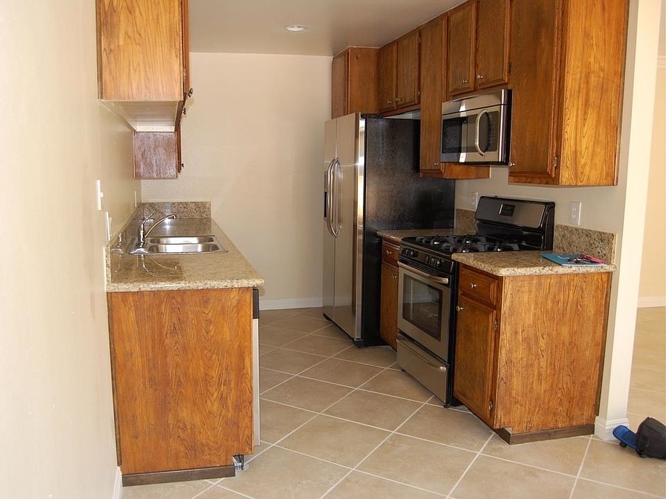 1st image of 421 Shirley Dr