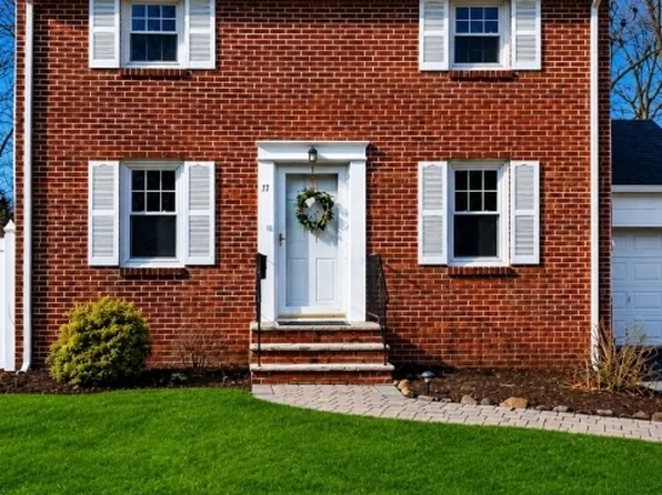 11 MONROE AVENUE, Roseland Boro, NJ 07068
