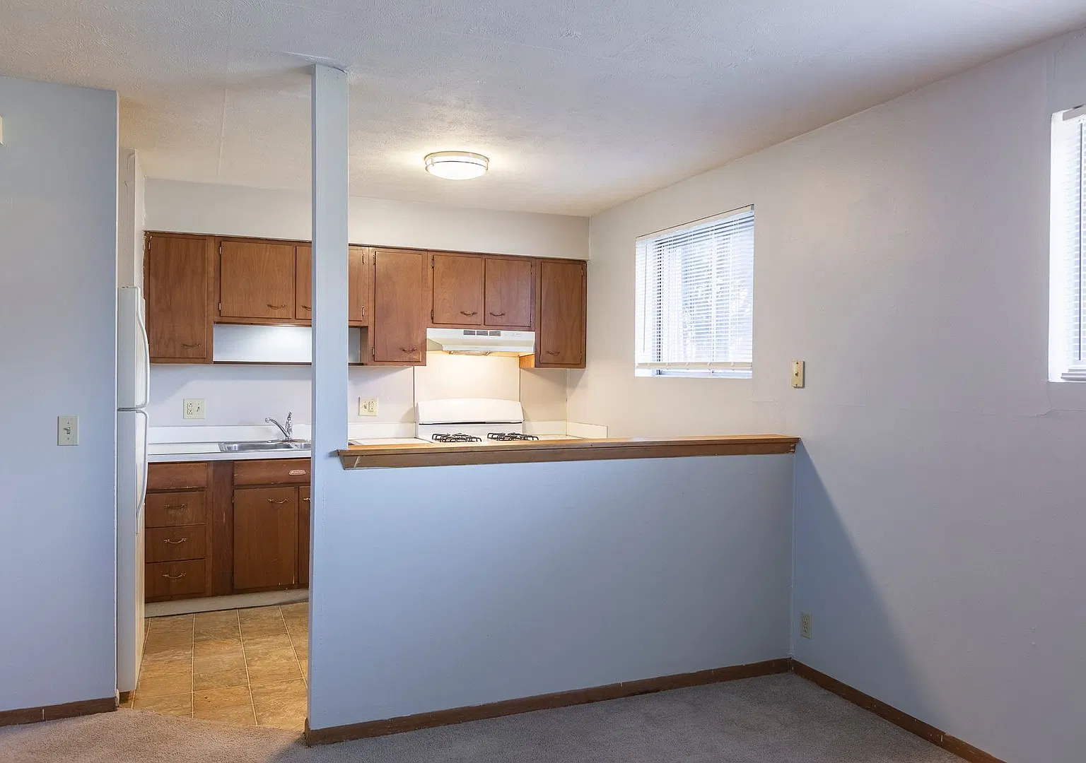 3833 Cuming — Photo 2