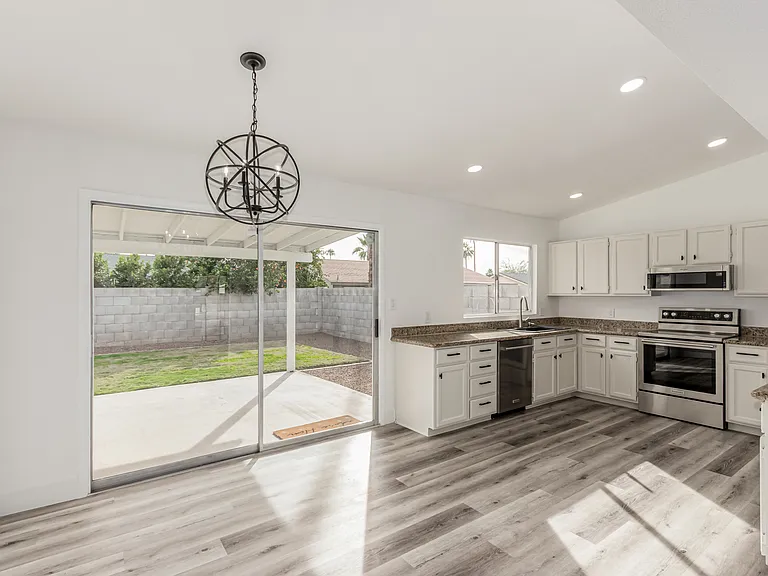 6873 E Kathleen Rd — Photo 4