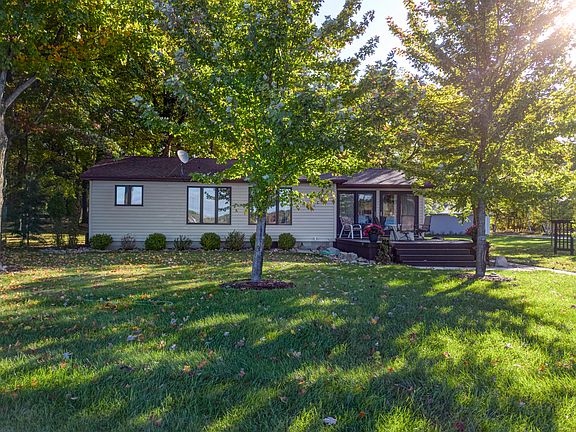 3rd image of 10201 Lake Dr