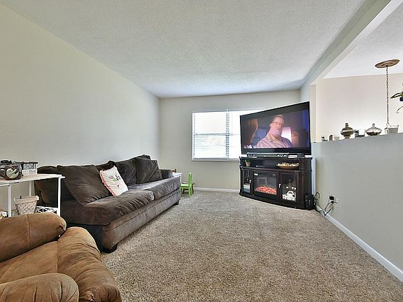 3rd image of 6312 Cadbury Dr