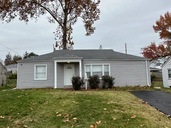 3143 Ohare Dr, Saint Ann, MO 63074