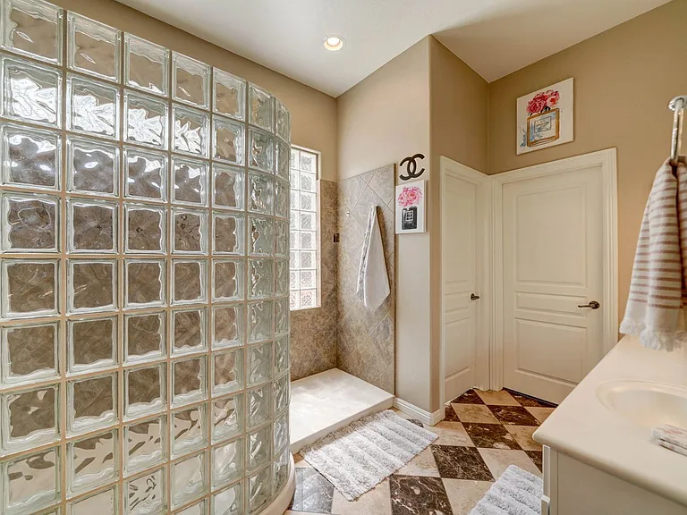 4221 S Danyell Dr — Photo 29