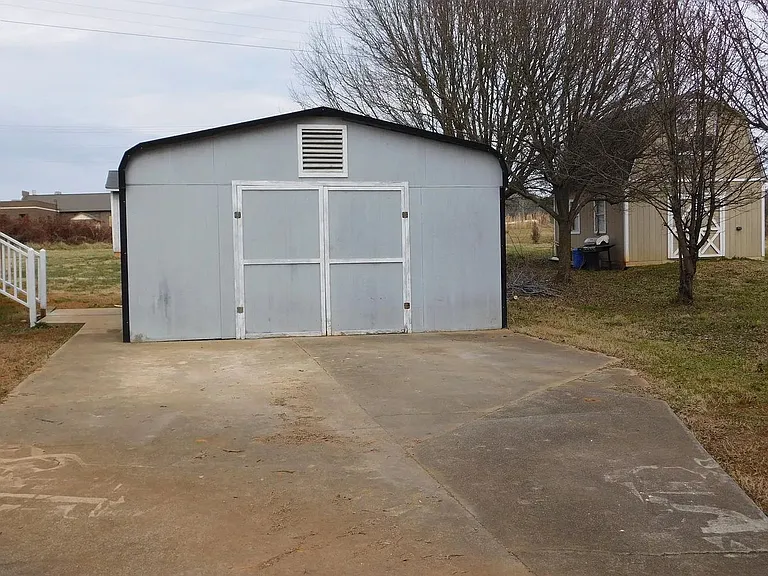 129 Charleston Dr — Photo 15
