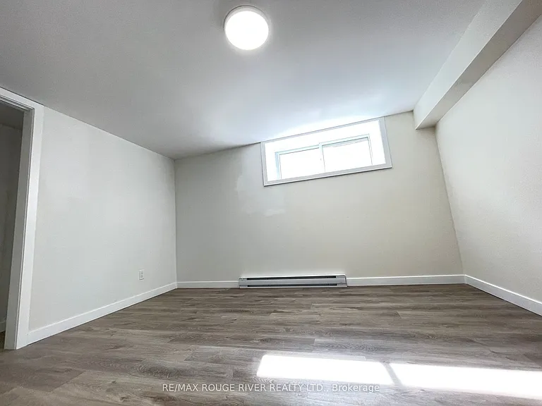 95 Diffin Dr — Photo 18