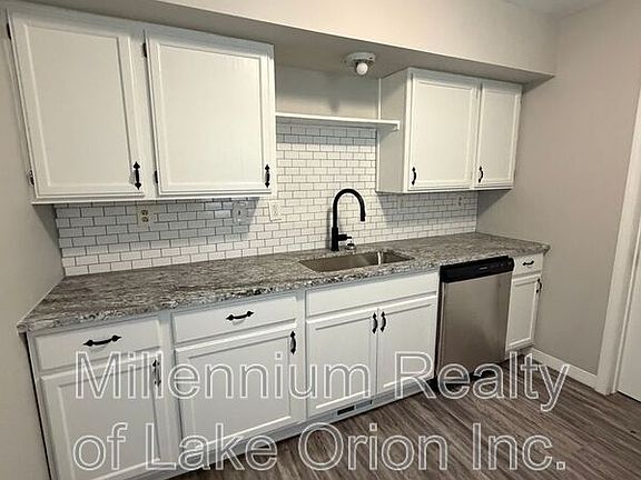 3rd image of 735 E Milton Ave