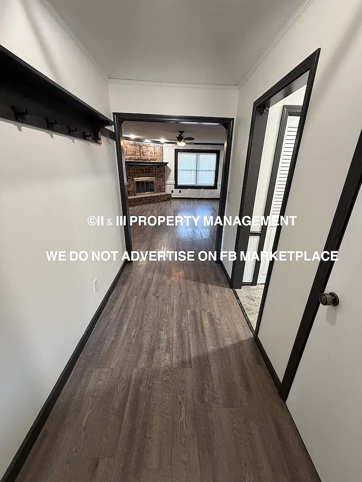 2120 East 153rd Terrace - 1 — Photo 3