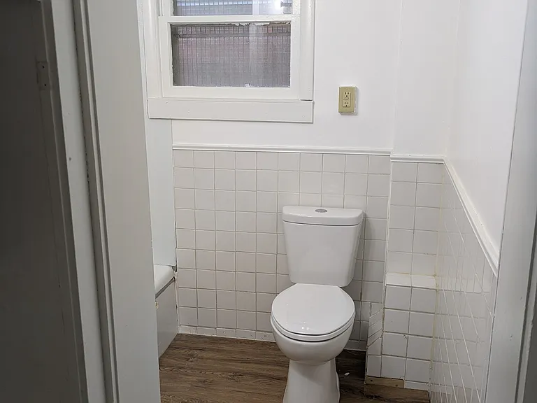 1913 S Elm St #1 — Photo 7