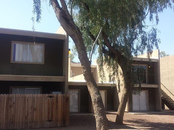 2nd image of 2826 E Le Marche Ave