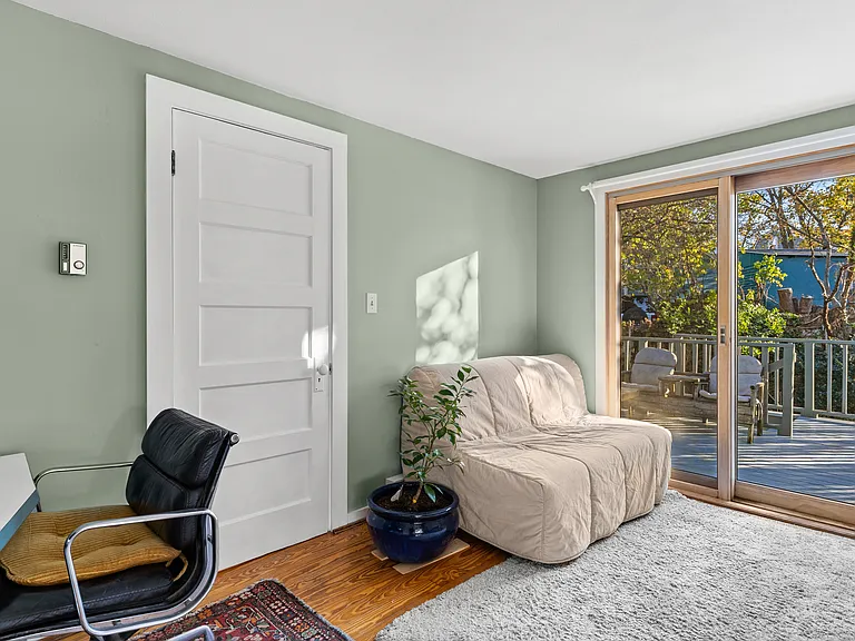 12 Bassett St #12 — Photo 20