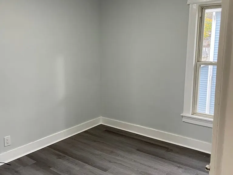 15 Duane Ave — Photo 15