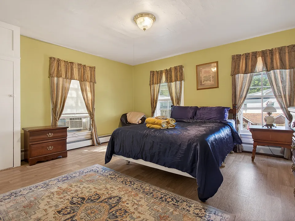 88 W Main St #3