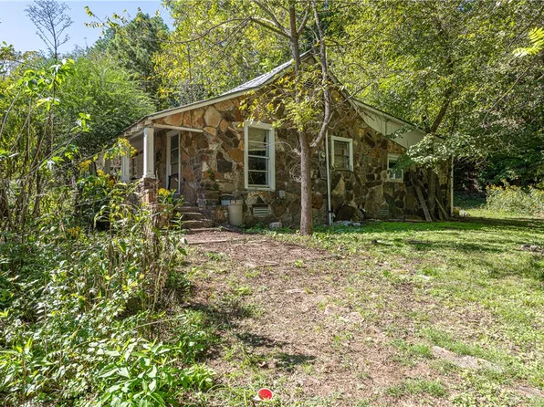 1075 Ella Rd, Winslow, AR 72959