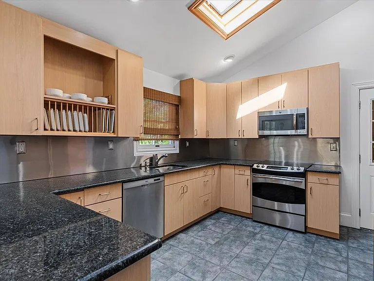 20 Alanson Ln — Photo 17
