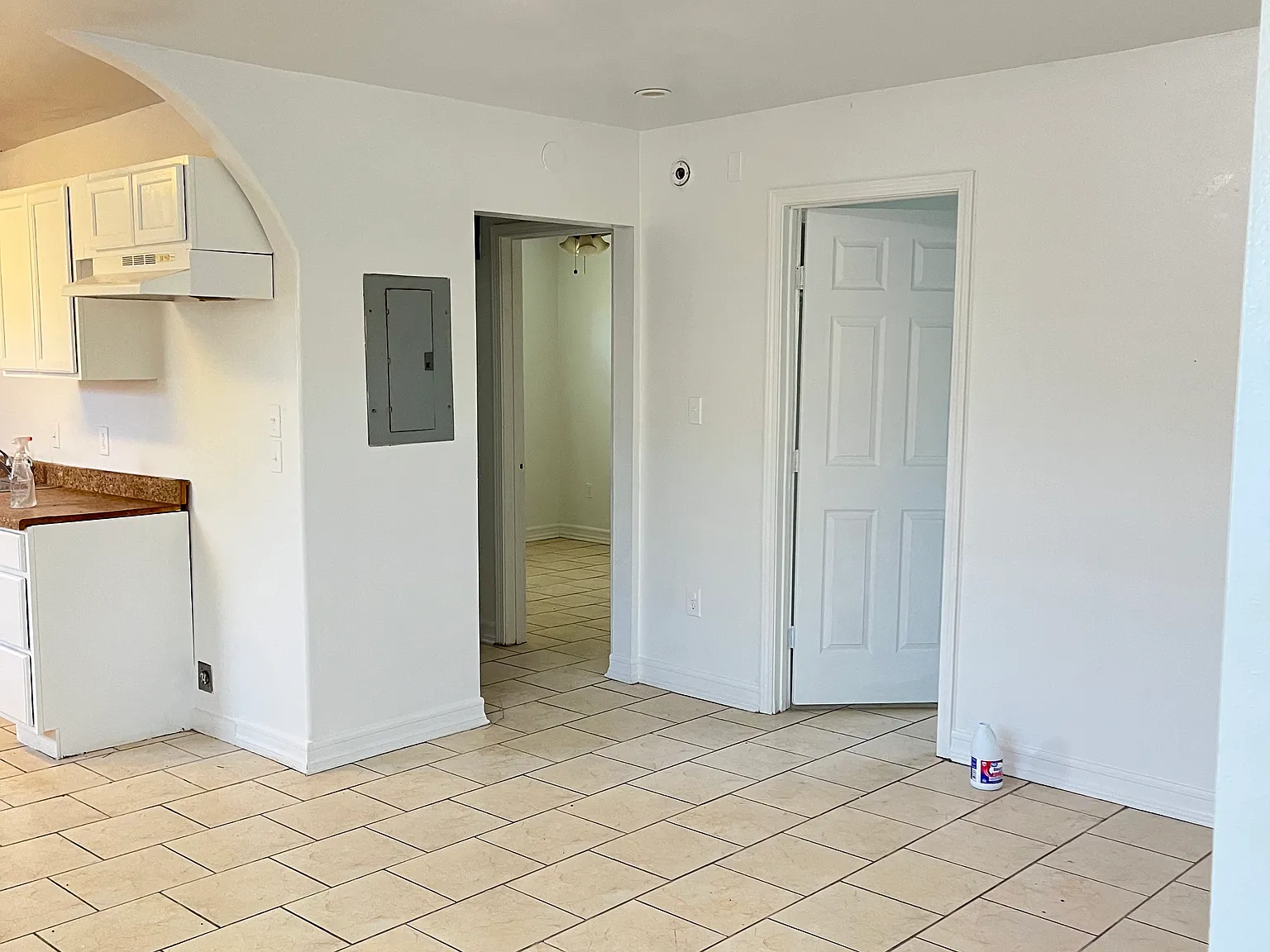 2 bed, 900 sqft, $950 — Photo 2
