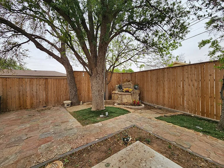 3300 Durant Dr — Photo 40