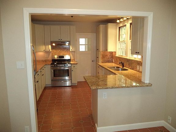 4th image of 1756 Fulton St