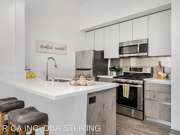 4th image of 10757 Palms Blvd #17851610