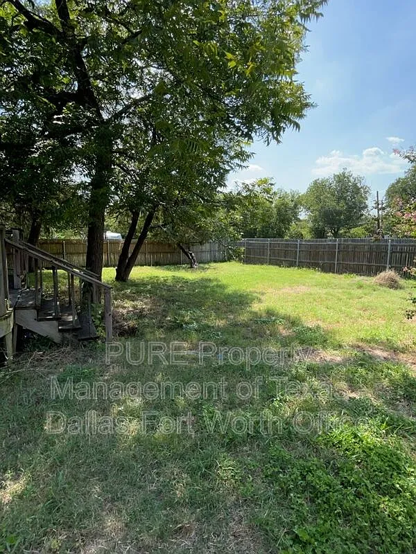 3 bed, 1.0 bath, 1642 sqft, $1,800 — Photo 4