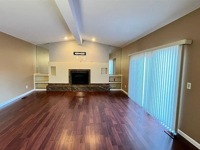2852 Mayfair Dr — Photo 17