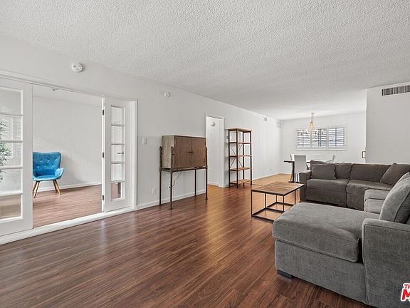 2nd image of 1525 N Hayworth Ave APT 102