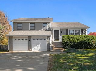 11817 Grant St, Overland Park, KS 66210