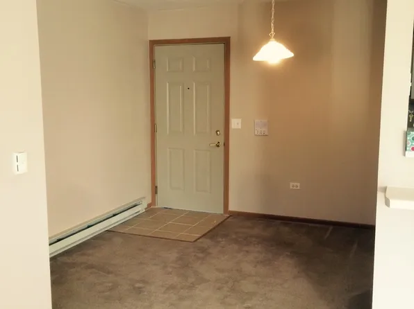 320 Cunat Blvd APT 1D, Richmond, IL 60071