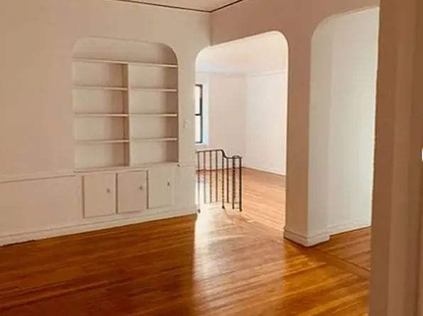 3240 Henry Hudson Parkway East image 1 of 3