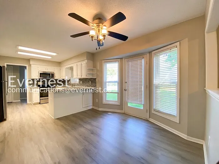 1419 SE 7th St — Photo 3