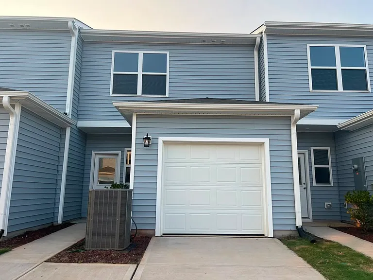 2213 Glen Crossing Dr — Photo 32