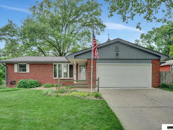 501 Wedgewood Dr, Lincoln, NE 68510