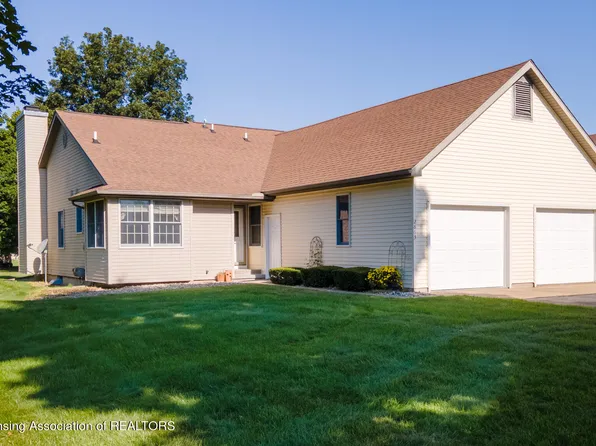 2863 Twelve Oaks Dr, Charlotte, MI 48813