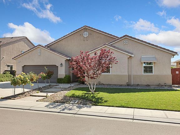 3rd image of 2364 Inyo Pl