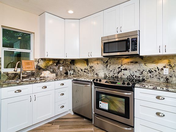 5th image of 3007 N Woodrow Ave
