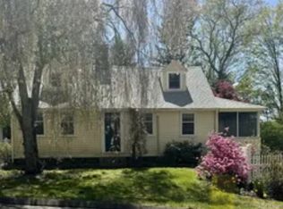 46 Gurley Rd, Waterford, CT 06385