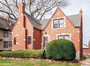 202 Lawton Rd, Riverside, IL 60546
