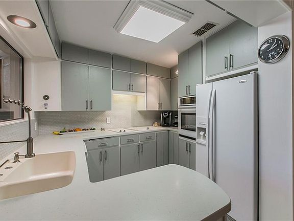 4th image of 2806 Creek Side Dr
