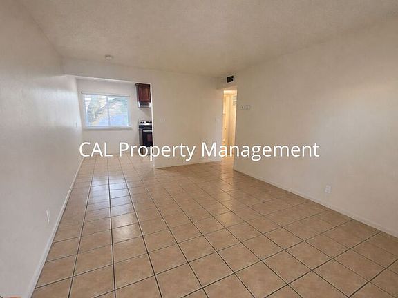 2nd image of 918 Illinois Ave #15