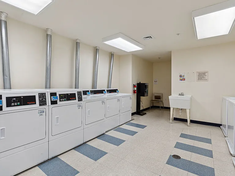 Ednor Apartments II — Photo 10