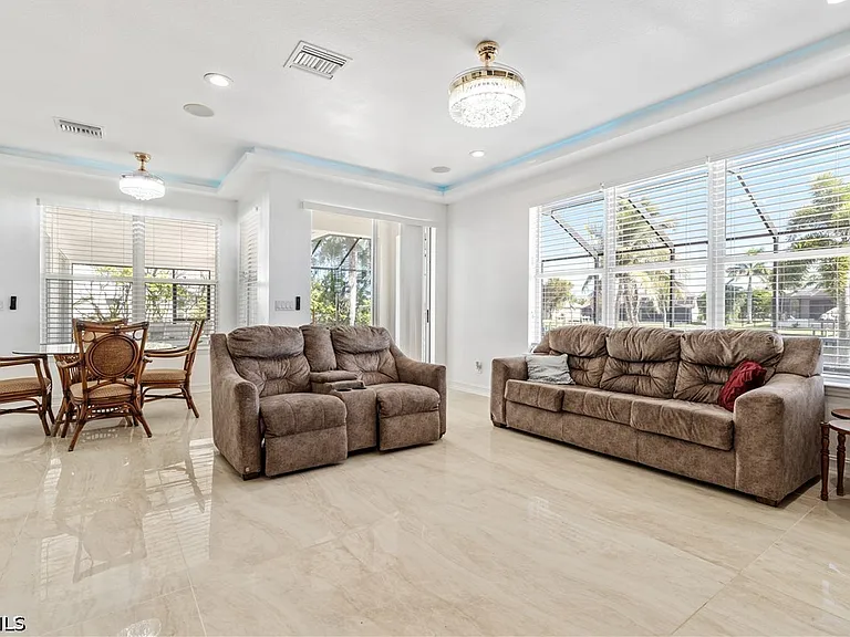 3101 SW 26th Pl — Photo 40