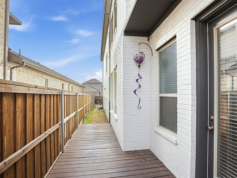 1621 Rose Willow Way — Photo 30