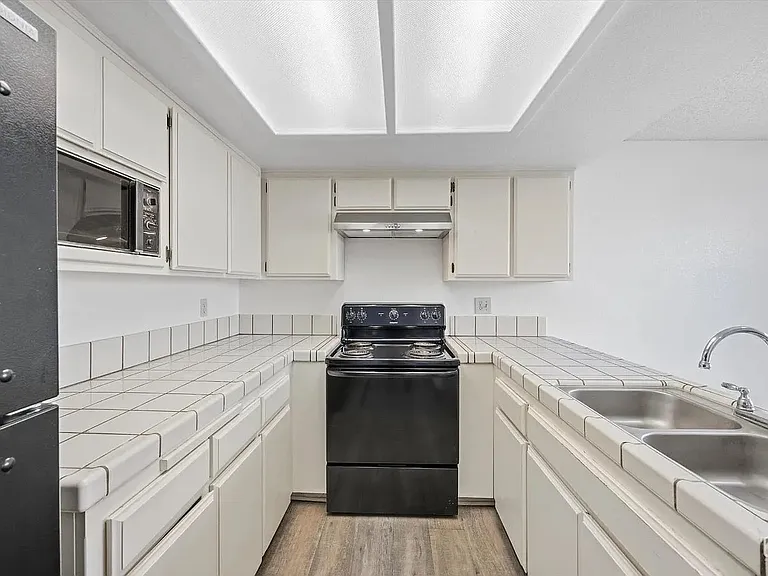 4600 Beechwood St #95 — Photo 11