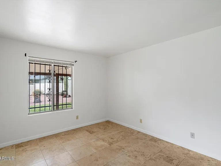5520 N 77th Pl — Photo 18