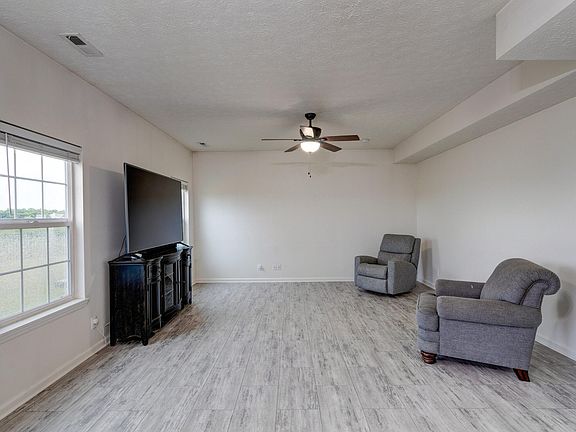 2nd image of 515 Foliage Ln